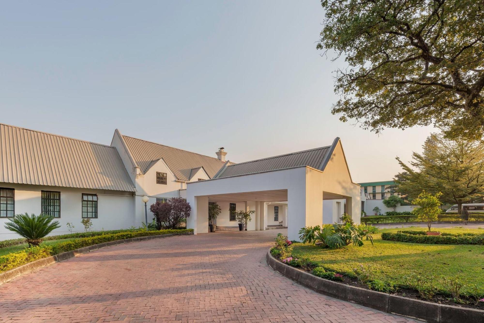 Protea Hotel By Marriott Chingola Exterior photo