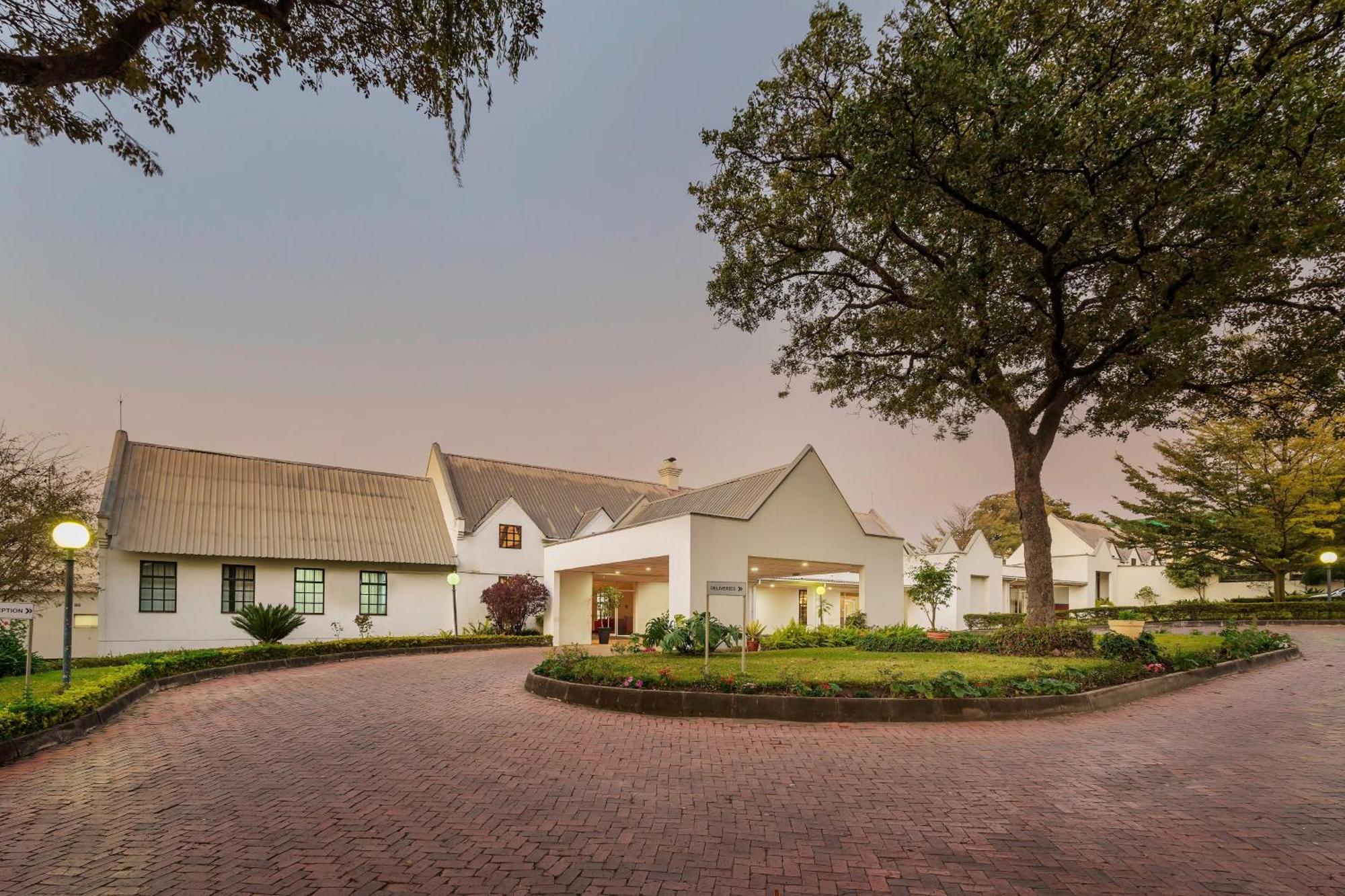 Protea Hotel By Marriott Chingola Exterior photo