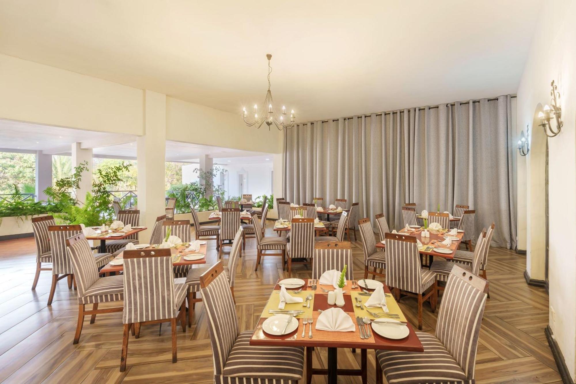 Protea Hotel By Marriott Chingola Exterior photo