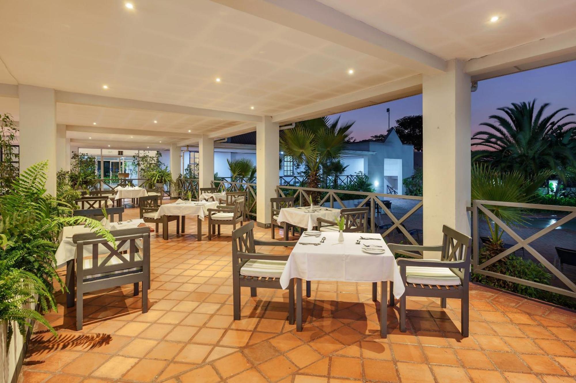 Protea Hotel By Marriott Chingola Exterior photo