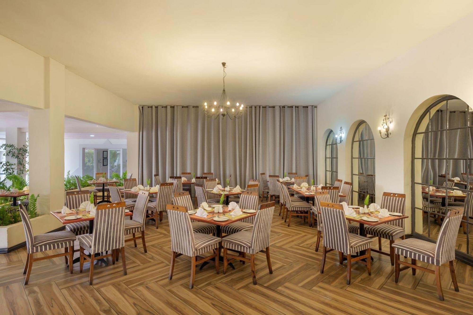 Protea Hotel By Marriott Chingola Exterior photo