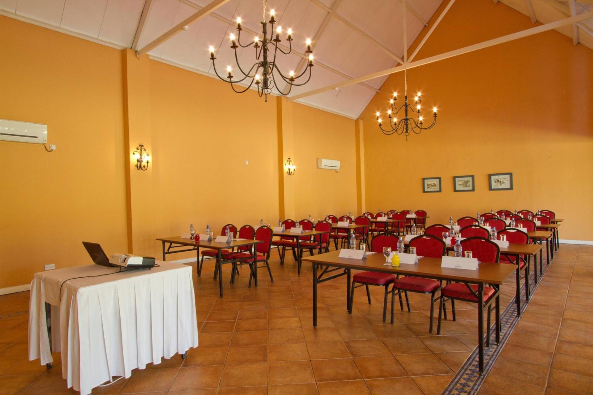 Protea Hotel By Marriott Chingola Exterior photo