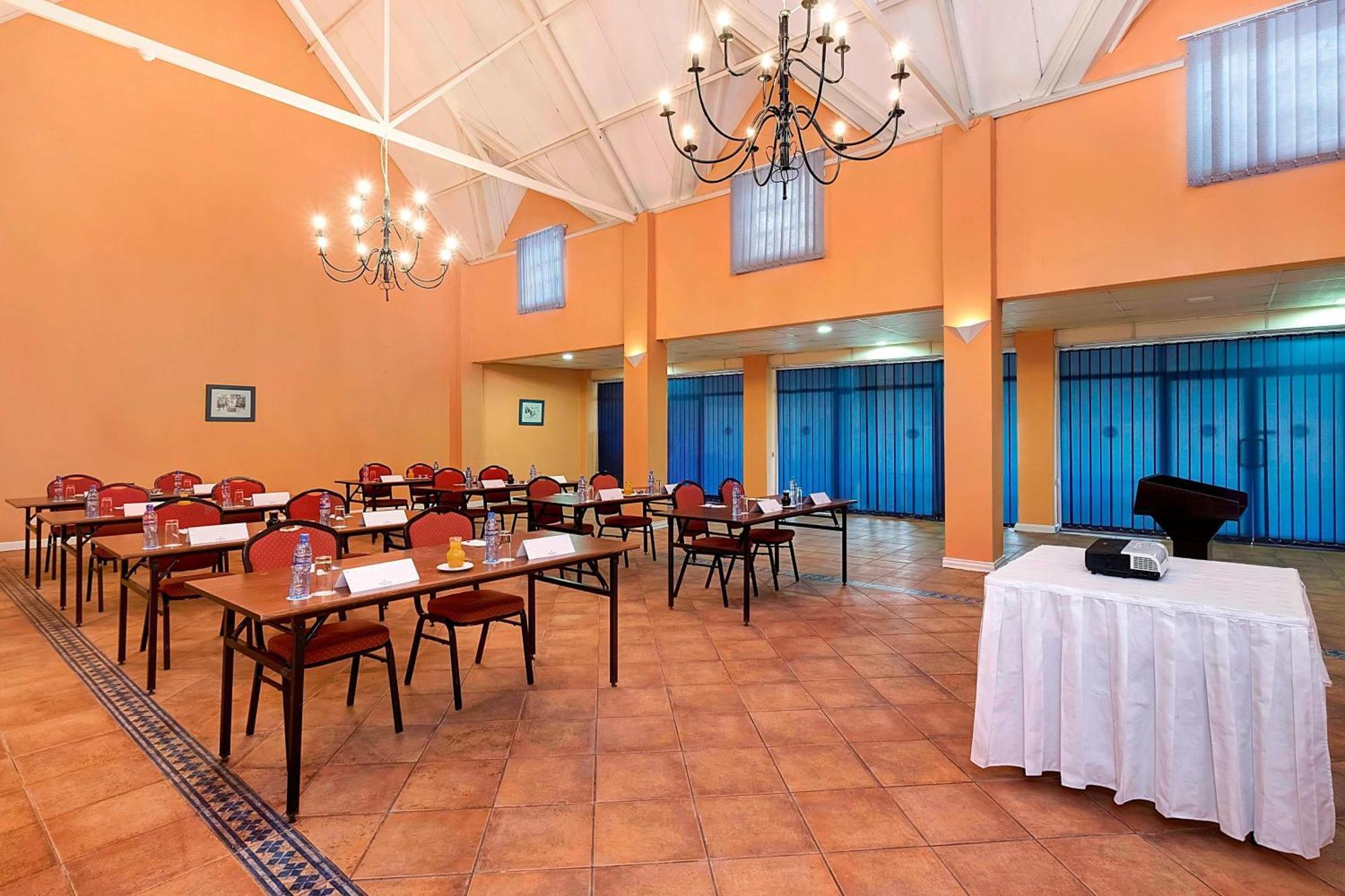 Protea Hotel By Marriott Chingola Exterior photo